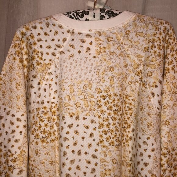 AE XXL Bandana Patchwork White Natural Yellow Print Crewneck Sweatshirt - Picture 14 of 16